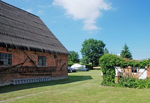 Exterior - Quietly located vacation home with terrace on the sound (Altefähr)