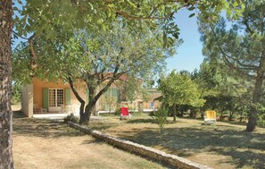 Terrace/patio - 2 bedroom cozy home in Saint Trinit (Saint Trinit)