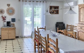 Dining - 2 bedroom cozy home in Saint Trinit (Saint Trinit)