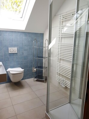 Unclassified image, 4 of 33, button