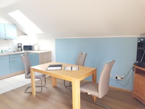 Unclassified image, 5 of 33, button