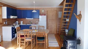 Jääkaappi, uuni, liesi, astianpesukone