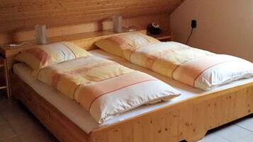 1 Schlafzimmer, Reisekinderbett, WLAN, Bettwäsche