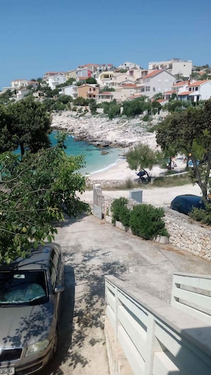 Property grounds - Holiday apartment with private boat dock (Kampor)