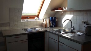 Fridge, oven, coffee/tea maker, electric kettle - Apartment Tüchsen - Apartment (Friedrichskoog)