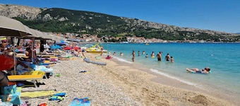Holiday apartment with air conditioning only 50 m from the beach