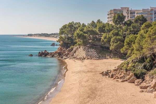 Una spiaggia nelle vicinanze, pesca