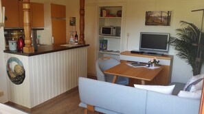 Unclassified image, 3 of 16, button