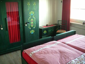 1 chambre, lit de bébé portatif, Wi-Fi, literie fournie