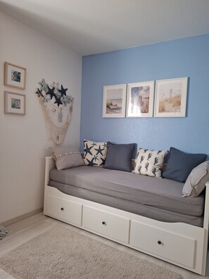 Interior - Strandgut - Balcony - only 350 m beach - Accommodation Strandgut, WLAN (Nienhagen)