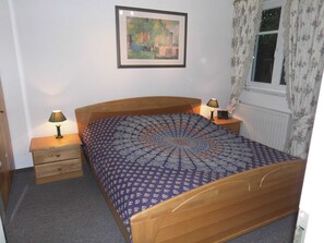 2 chambres, lit parapluie