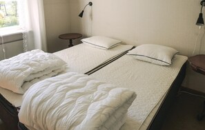 8 bedrooms - Lovely home in älmhult with kitchen (Älmhult)