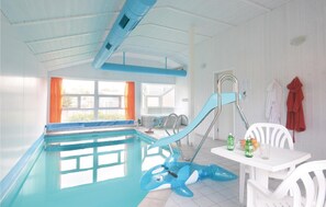 Piscine intérieure