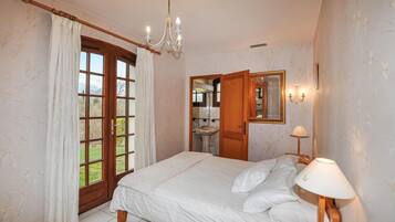 5 chambres, lit parapluie, Wi-Fi gratuit, draps fournis