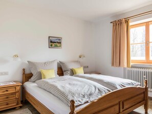 2 chambres, lit parapluie, Wi-Fi, draps fournis