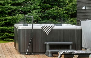 Unclassified image, 5 of 16, button