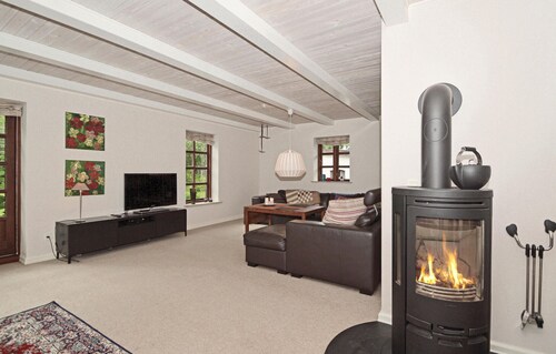 5 bedroom stunning home in Stakroge