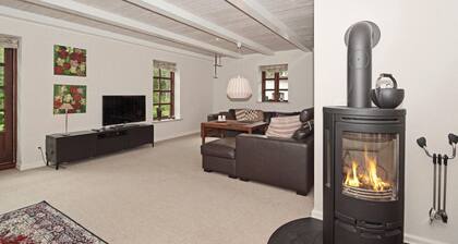 5 bedroom stunning home in Stakroge
