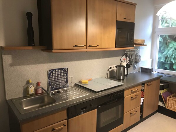 Frigorifero, microonde, forno, lavastoviglie