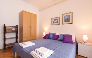 2 bedrooms, free WiFi, bed sheets