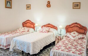 4 slaapkamers, reisbedje, gratis wifi, beddengoed