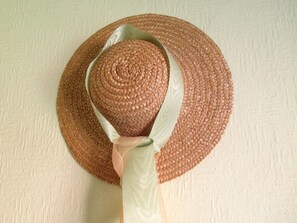 Unclassified image, 2 of 22, button