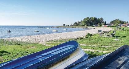 Stunning home in Rønde with kitchen