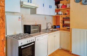 Réfrigérateur, plaque de cuisson, lave-vaisselle, cafetière/bouilloire