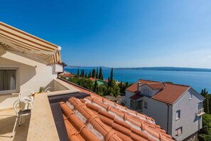 Terrace/patio - Holiday apartment with terrace and sea view (Crikvenica)