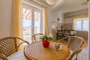 تناول الطعام