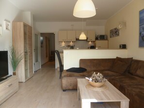 Unclassified image, 4 of 19, button