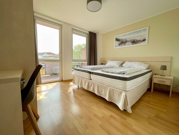 Unclassified image, 1 of 19, button