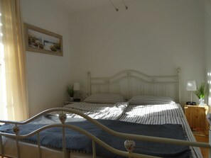 Unclassified image, 3 of 21, button