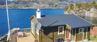 Trevligt hem i Eikelandsosen med bastu