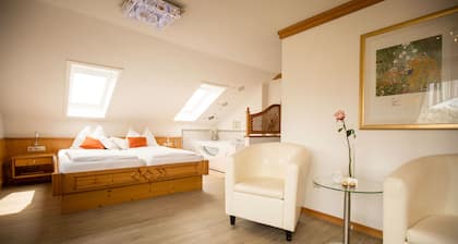 Junior Suite - Pension KNOLL am Attersee