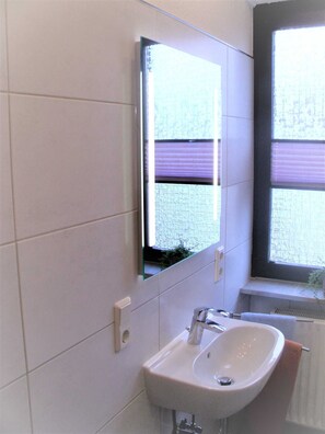 Unclassified image, 2 of 15, button