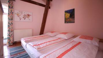 4 Schlafzimmer, Reisekinderbett, WLAN, Bettwäsche
