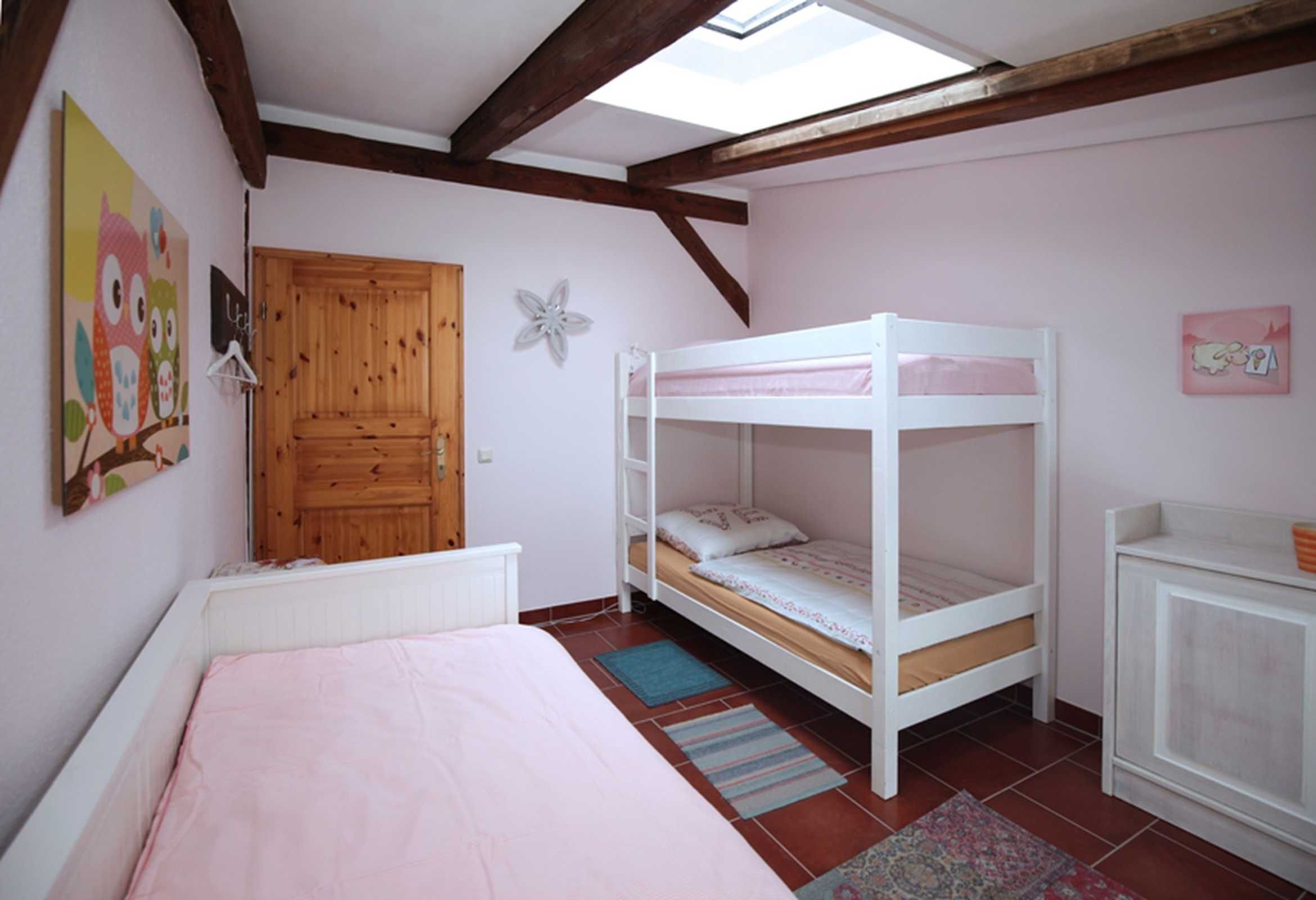 4 Schlafzimmer, Reisekinderbett, WLAN, Bettwäsche