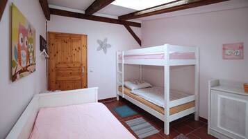 4 Schlafzimmer, Reisekinderbett, WLAN, Bettwäsche
