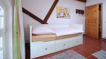 4 Schlafzimmer, Reisekinderbett, WLAN, Bettwäsche