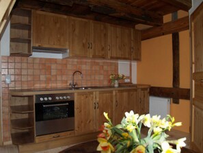 Refrigerador, horno, cafetera y tetera y tetera eléctrica 