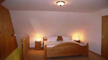 1 bedroom, bed sheets