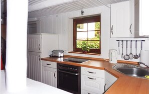 Fridge, stovetop, coffee/tea maker - 2 bedroom nice home in Schwalenberg (Schwalenberg)