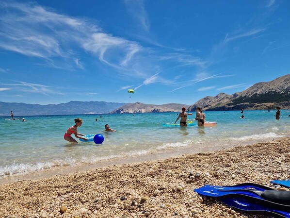 Beach nearby - Holiday apartment with balcony and air conditioning (Baška)