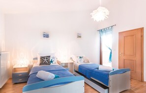 3 bedrooms, travel crib, free WiFi, bed sheets - Beautiful home in Galizana with WiFi (Galizana)