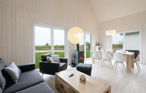 Fernseher, Kamin