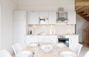 Kühlschrank, Mikrowelle, Herdplatte, Geschirrspüler