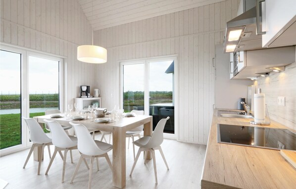 Refrigerador, parrilla de estufa, lavavajillas y cafetera y tetera 