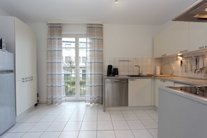 Køleskab, mikrobølgeovn, ovn, opvaskemaskine