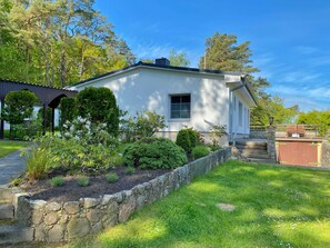 Unclassified image, 2 of 19, button